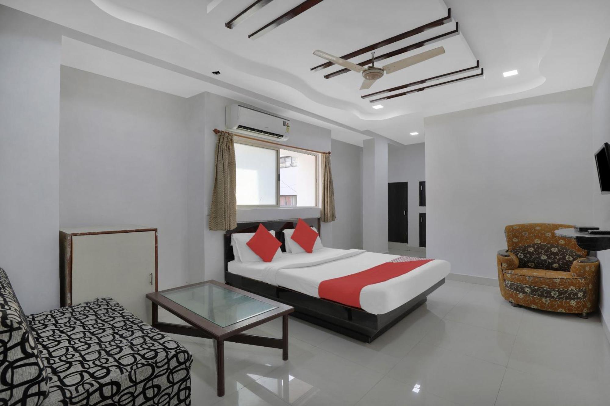 Hotel O Rudra Palace Ahmedabad Eksteriør bilde