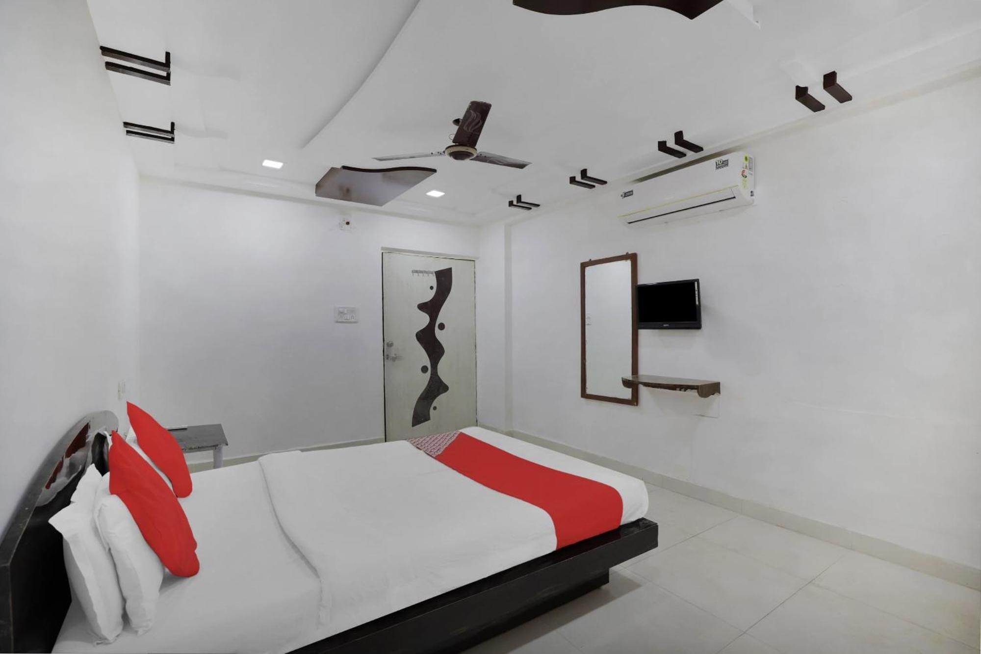 Hotel O Rudra Palace Ahmedabad Eksteriør bilde